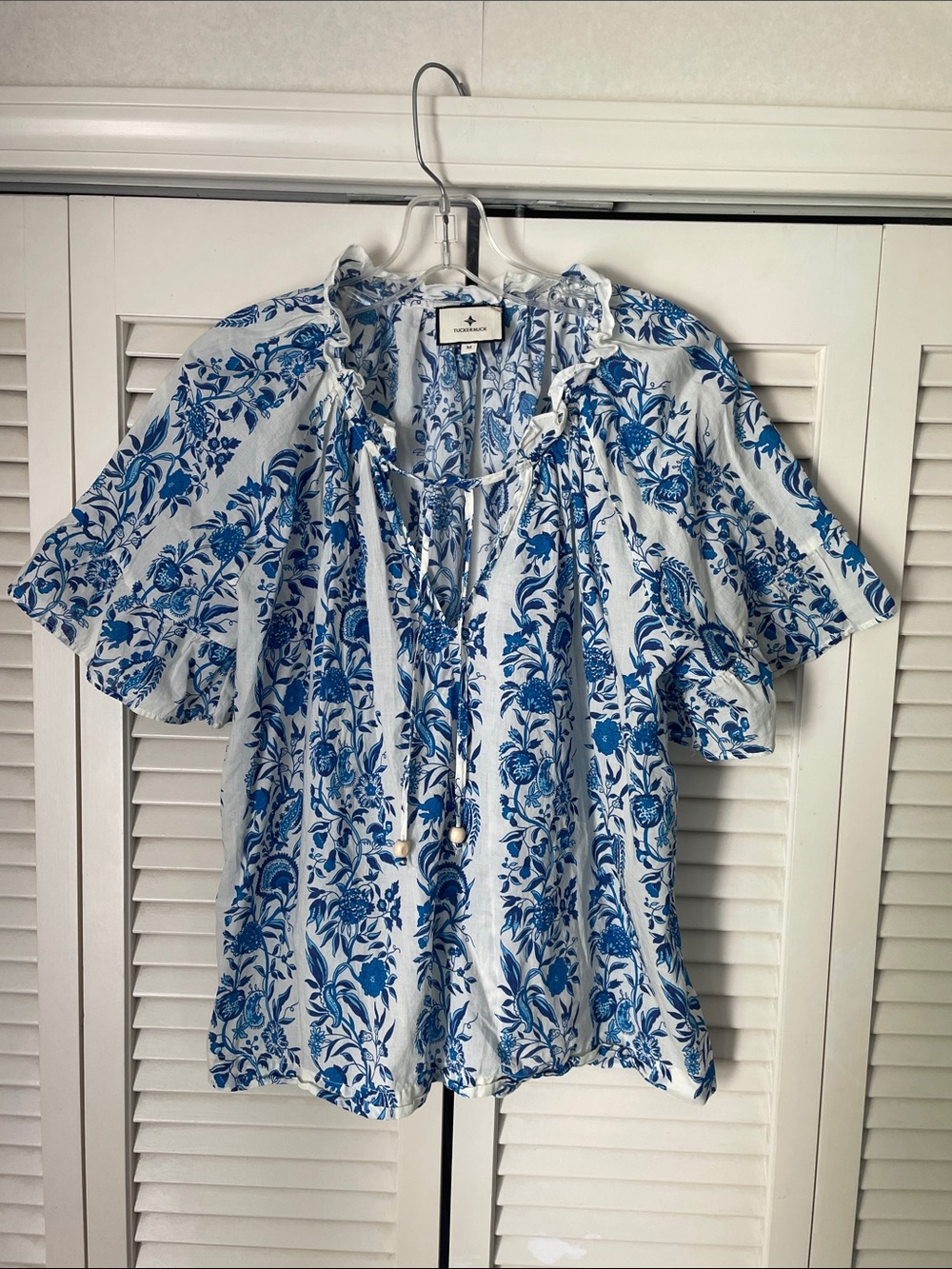 Tuckernuck Beach Cassis Short-Sleeve Blue Floral Tie-Front Blouse Sz M Ruffle